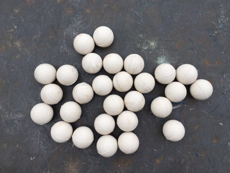 彈跳球振動(dòng)篩彈球硅膠橡膠球(圖10) 彈跳球振動(dòng)篩彈球硅膠橡膠球(圖10)